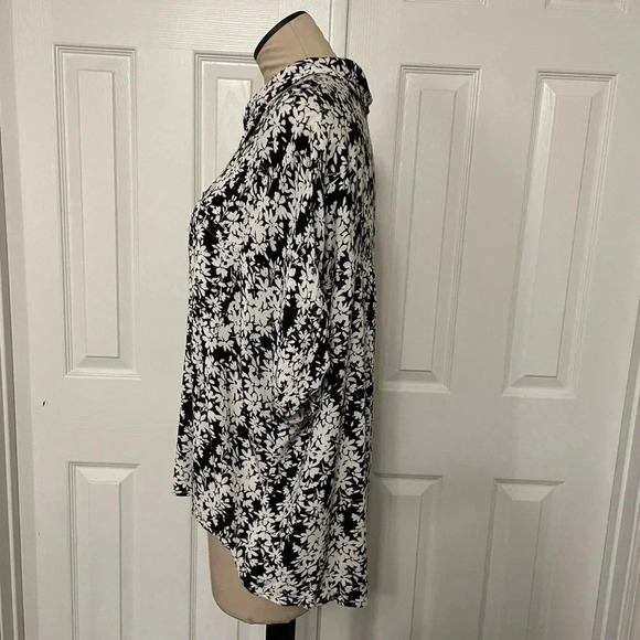 Black & White Floral Top - Picture 4 of 10